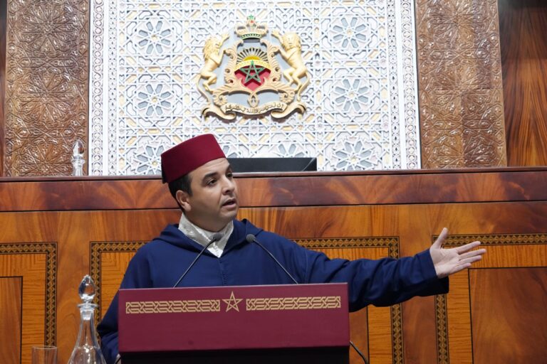 بايتاس يتحدّث عن الفساد كما يتحدّث الشعراء عن الحب