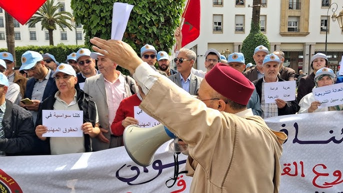 من العدول إلى المحاماة… هل تورّط الحكومة المهن القانونية في تشريع مرتبك؟