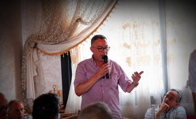 لقجع يعلن نهاية «الكلام المعسول»… فماذا تحقق من اعتمادات وبرامج الصحة والتعليم خلال وجوده في قلب تدبير الميزانية؟