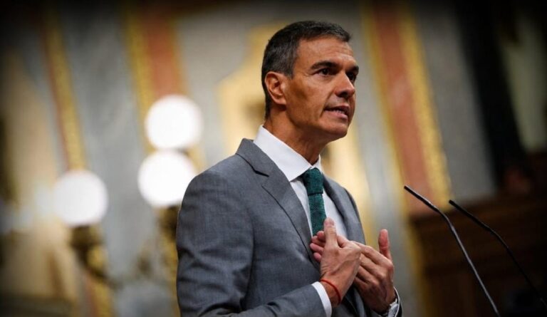 سانشيز أمام البرلمان: الدرك المغربي سمح بالعبور خلال 10 ساعات.. ومدريد لم تحسم هل كان «عجزاً أم عدم تدخل»