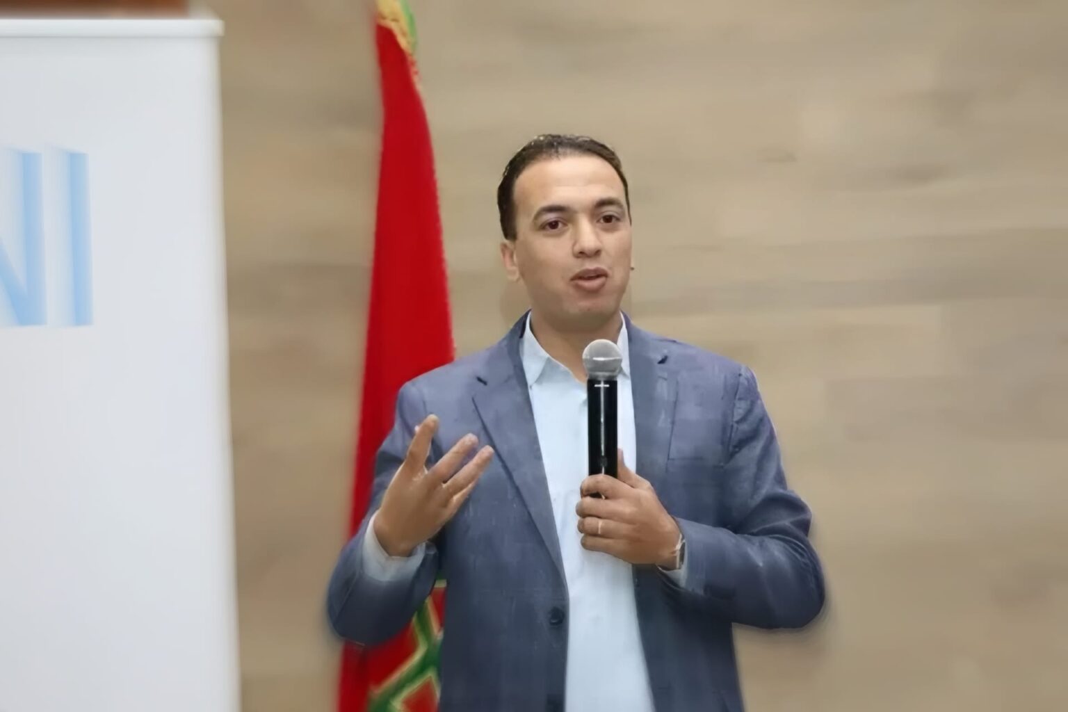 السعدي… حين يبيع الوهم للشباب بلغة إنشاء مدرسي