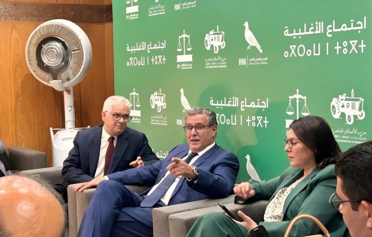 النخبة تُسقط قناعها… تضارب المصالح يشعل البيت الحكومي من الداخل