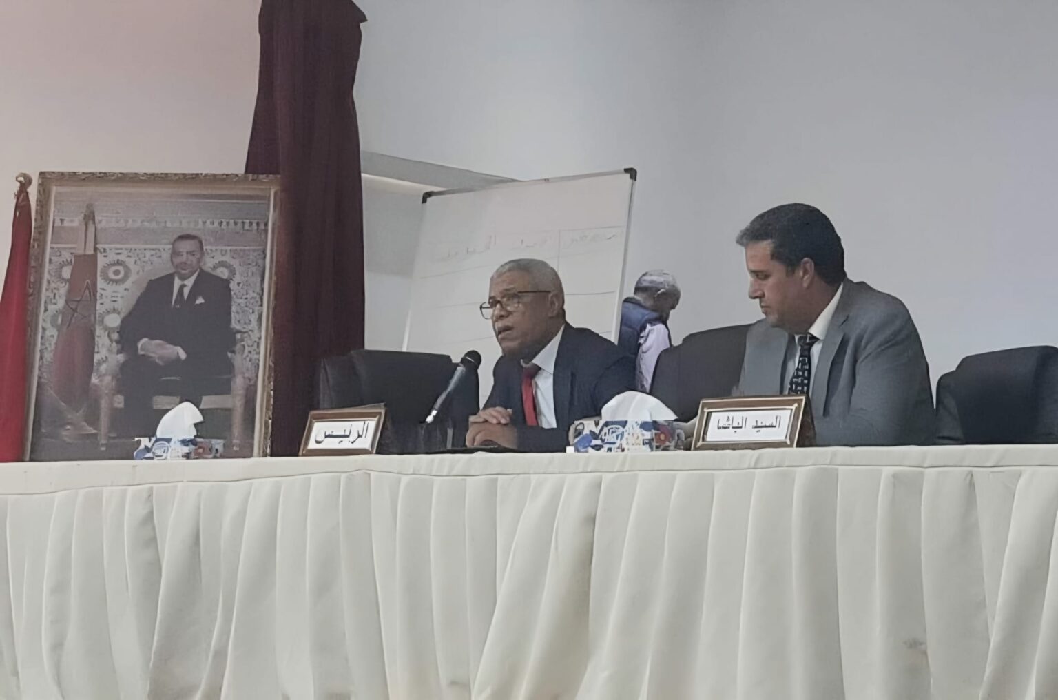 تمارة تغرق في المنح… و”التجمعي” الزمزمي يوزّع المال العام على الطريقة الرياضية