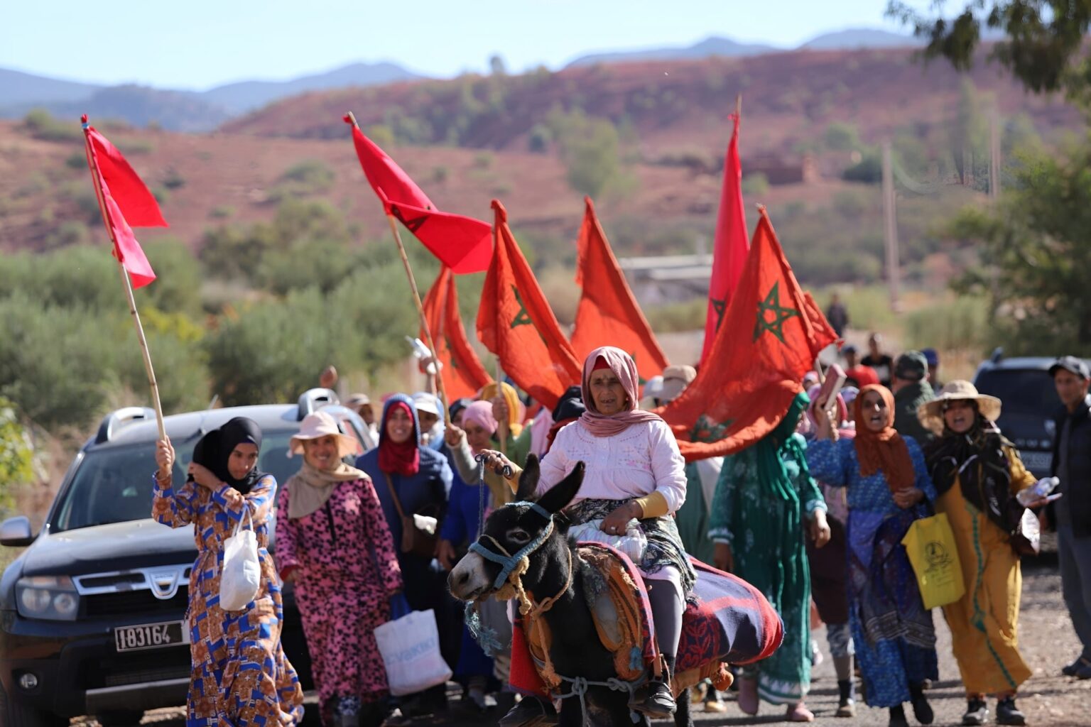 نساء خنيفرة يمشين حفاةً نحو الكرامة… والدولة تغيّر لغة “التمكين” إلى “المنع”