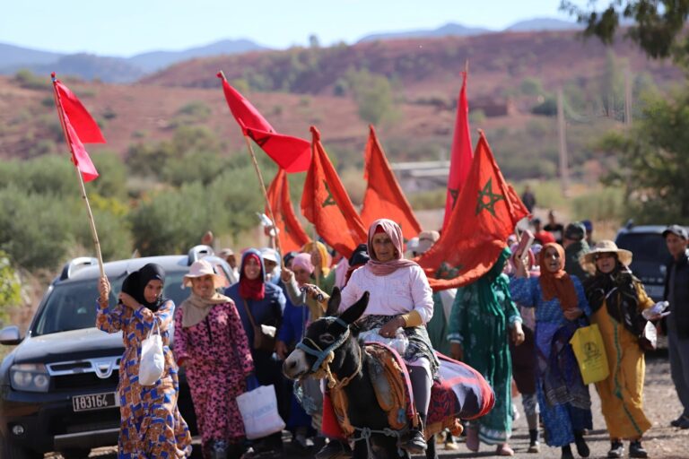 نساء خنيفرة يمشين حفاةً نحو الكرامة… والدولة تغيّر لغة “التمكين” إلى “المنع”