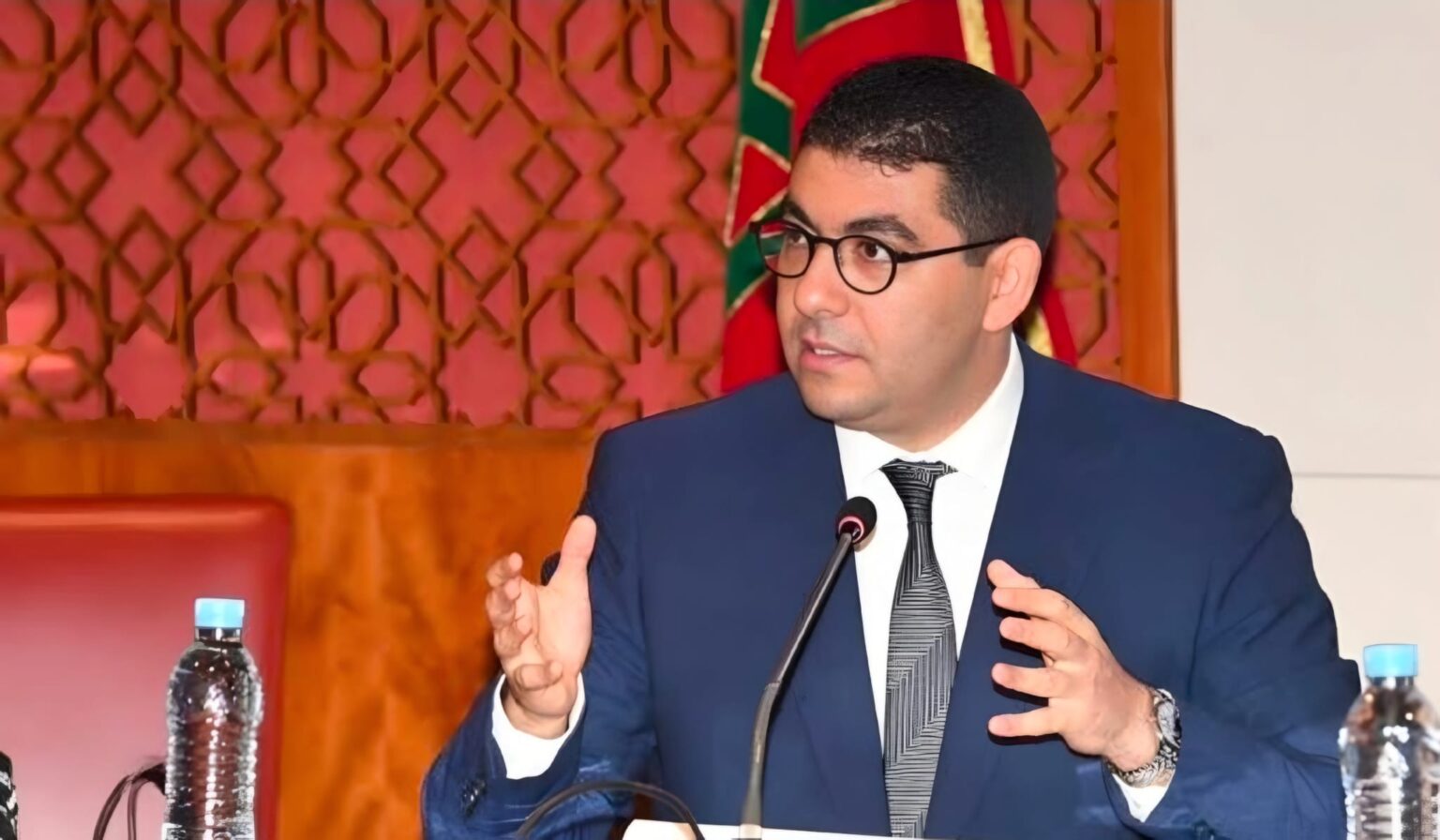 الوزير الذي عرّف مرض الإعلام… ونسي أنه من صُنّاعه