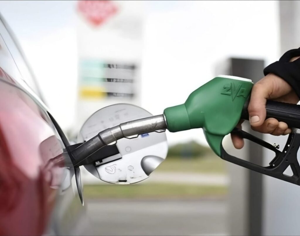 هدرٌ فوق العجلات… كيف تحوّلت “بونات” المحروقات إلى اقتصاد خفي داخل الجماعات الترابية؟