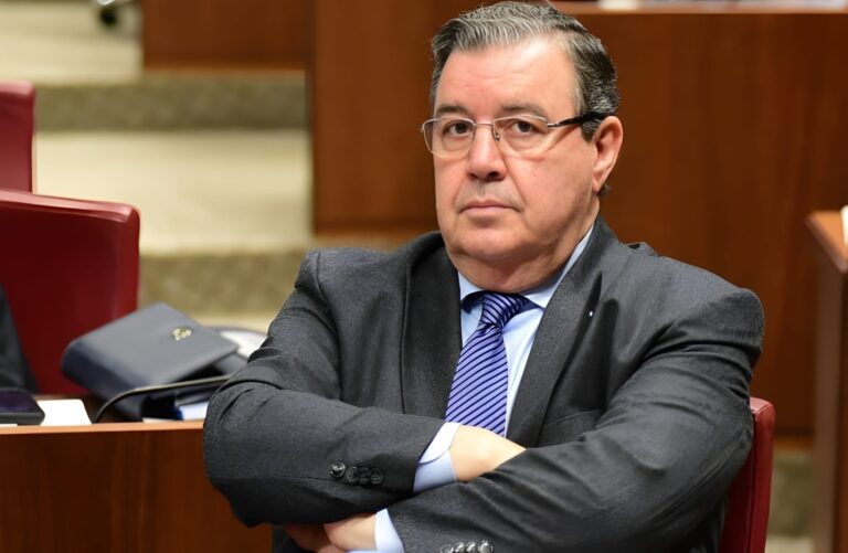 السنتيسي… حين تصبح تبرئة الحكومة أسهل من تبرئة الصفقات