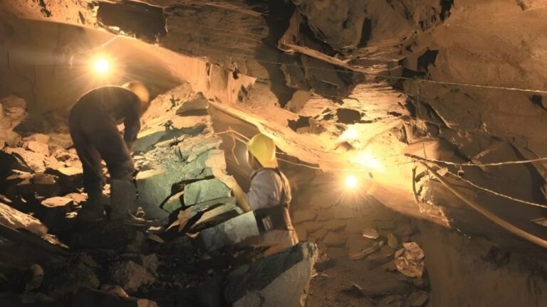 ذهب تافيلالت وفضة فكيك… بين إغراءات الاستثمار الدولي وحق الساكنة في الثروة