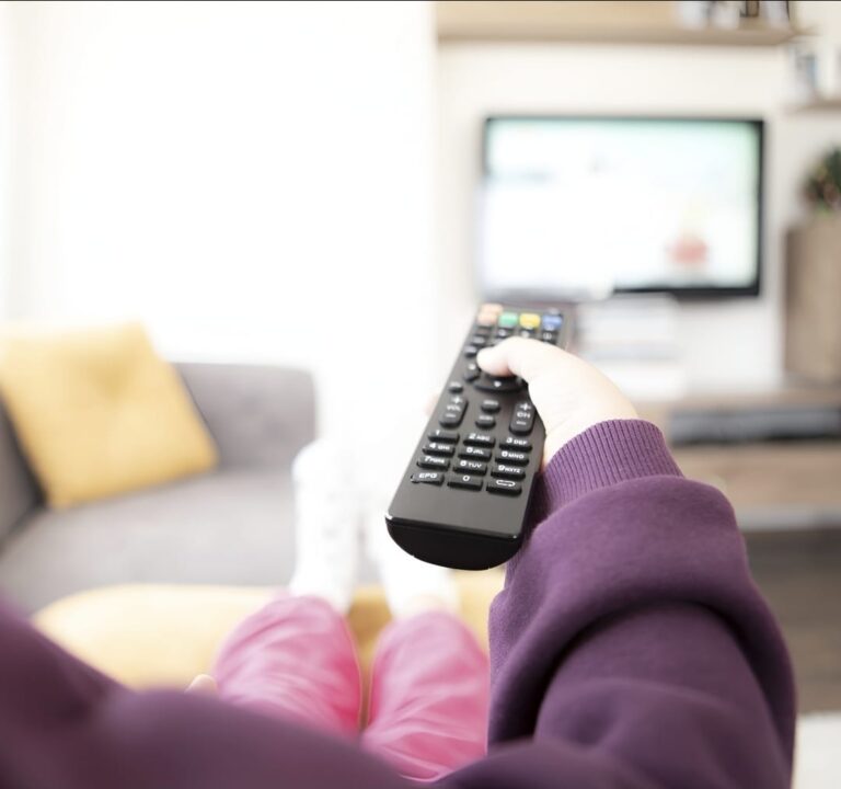 “وليمة الرداءة”: حين يتحول المال العام إلى “قالب حلوى” لإنتاجات مثيرة للجدل