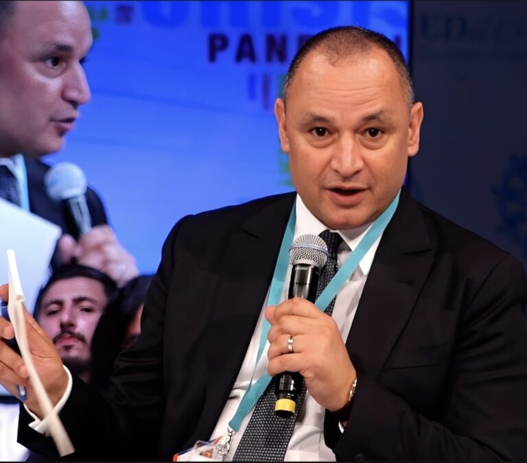 “دخل بالزعط ولا Reste là-bas”.. حين يتحول خطاب وزير الصناعة إلى سؤال كبير: كيف ترى الدولة مغاربة العالم؟ (فيديو)