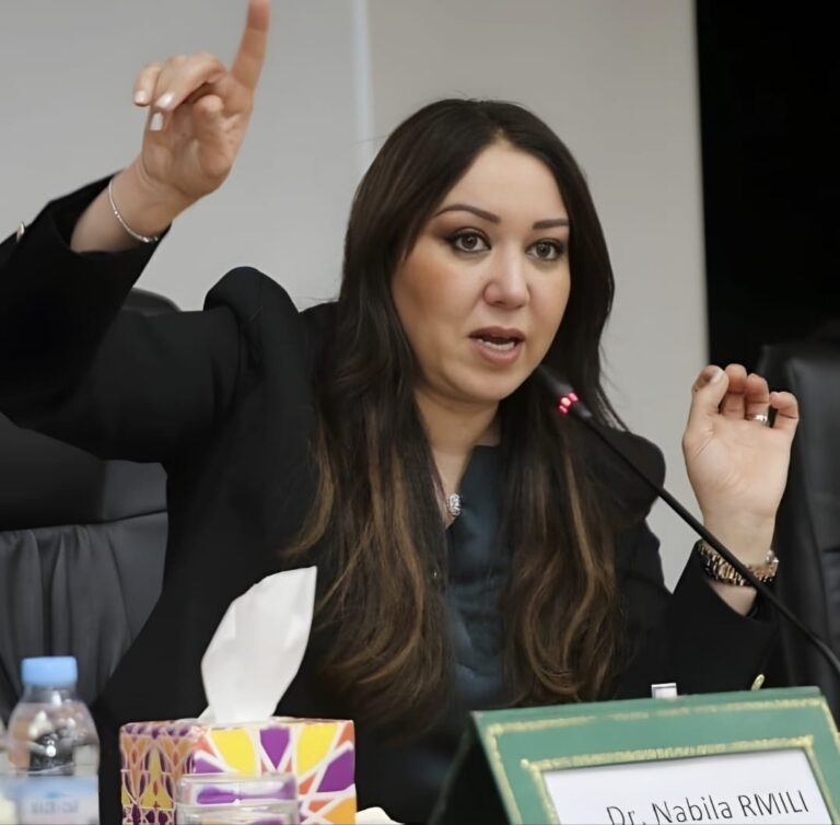 حافلات “المحسوبية” ومعدات الجمعيات بالبيضاء… هل يفتح لفتيت “العلبة السوداء” لملف تدبير الشأن الجمعوي؟