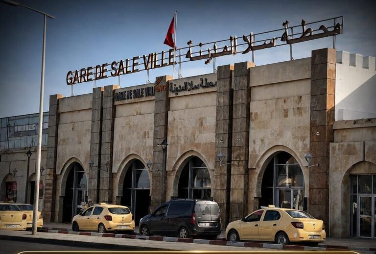 الطاكسي الصغير بين الرباط وسلا وتمارة… هل توسيع الحدود خدمة للمواطن أم تهدئة قبل تقنين Uber؟