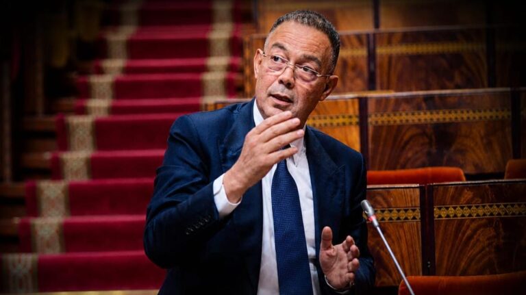 “فيتامينات” لقجع للحكومة… الاعتراف بالخصاص لا يكفي حين تبقى الأرقام خارج المحاسبة